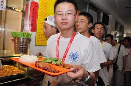 学校食堂应该选择什么样的食堂承包方